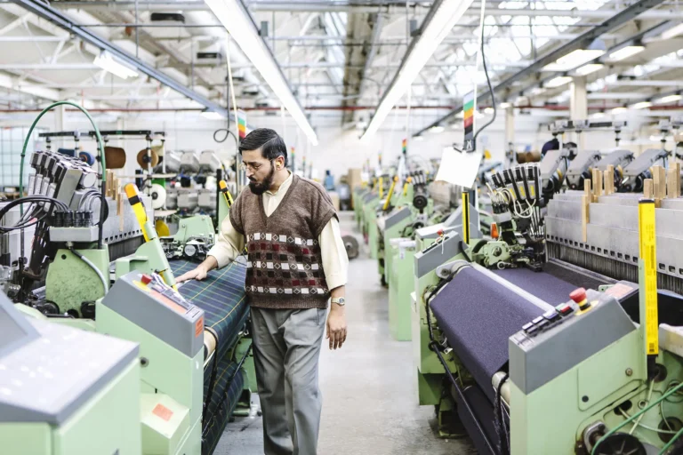 Somos abiertos sobre con quién trabajamos